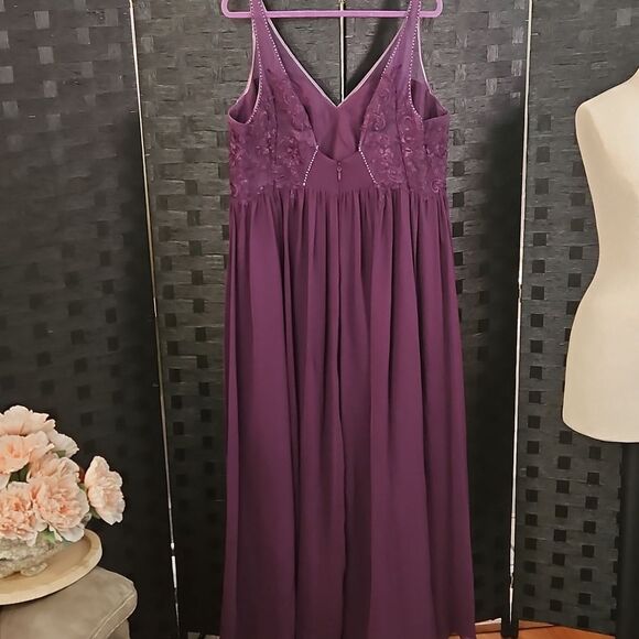 Azazie Millie Plum Lace Maxi gown Size A22  (US 3XL) - Picture 5 of 15